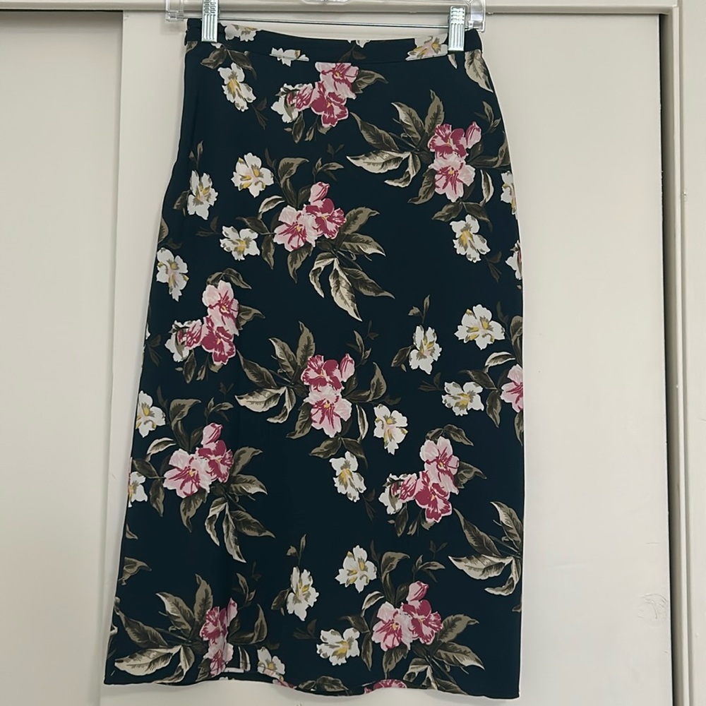 Volcom Midi Skirt NWOT